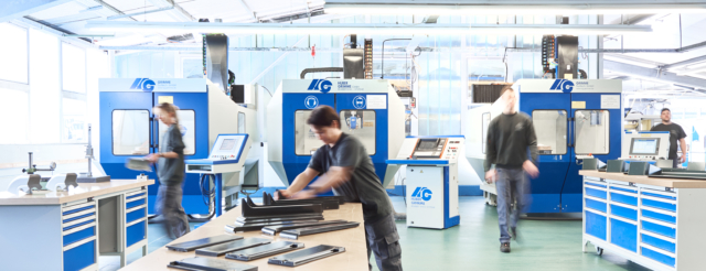 CNC-Abteilung der Ernst Hombach GmbH & Co. KG - Nachbearbeitung von Thermo- und Twin-Sheet Bauteilen